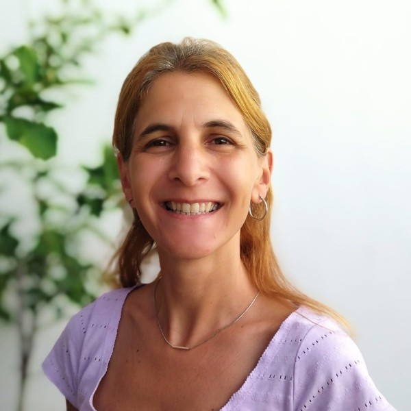 Dra. Andrea Devera